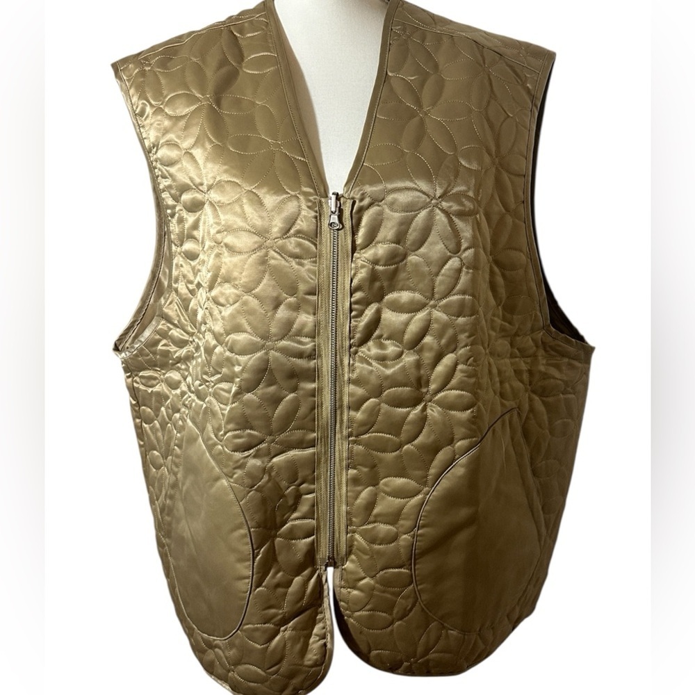 NWOT POL Front Zipper Floral Pattern Quilted Vest Coat. Retail $57.00